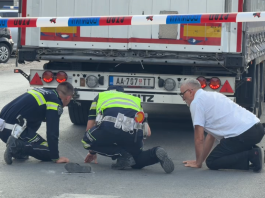 Ilustracija: policijska traka i ulica u Novom Pazaru