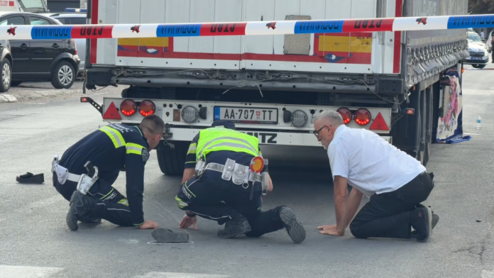 Ilustracija: policijska traka i ulica u Novom Pazaru