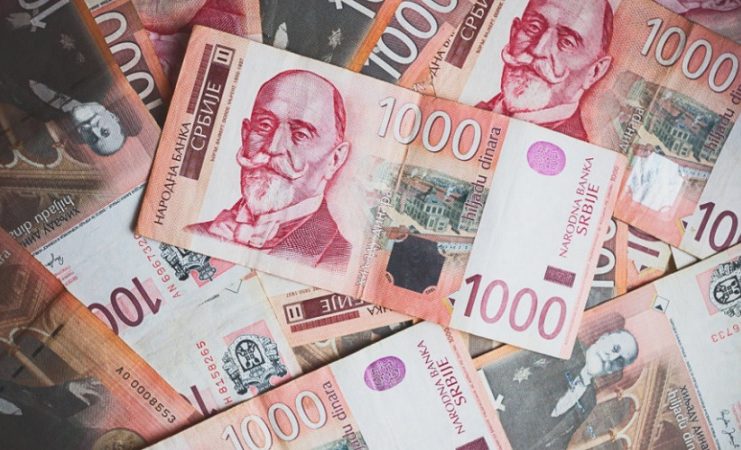 Ilustracija isplate novca i novčanice od 6.000 dinara