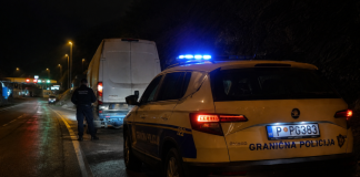 Rožajac uhapšen zbog namernog sudara na putu Rožaje–Berane Policijska istraga nakon saobraćajne nezgode na putu Rožaje–Berane