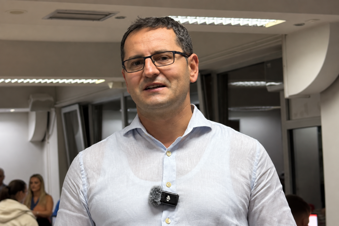 SDP za dan i po prikupio više od 8.000 potpisa: Lekić poručio da je lista „Rasim Ljajić – Ljudski“ završila prikupljanje - indeksonline.rs
