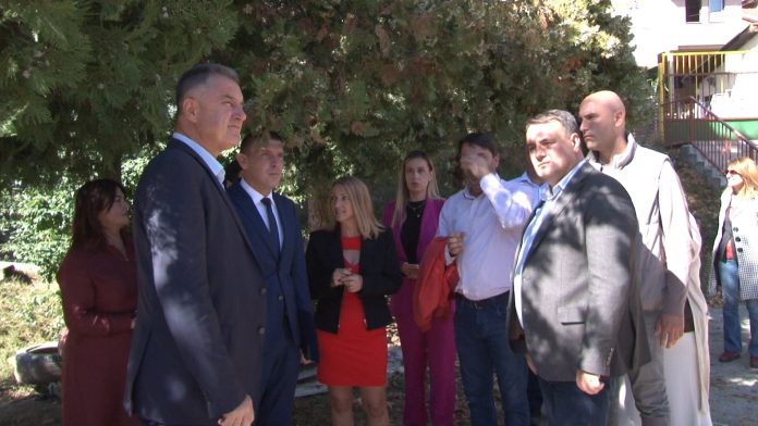 Nihat Biševac i Sonja Vlahović tokom obilaska radova na vrtiću „Dečija radost“ u Novom Pazaru