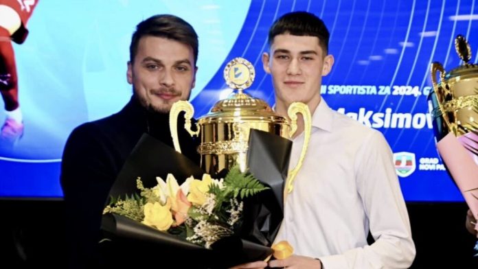 Andrija Maksimović slavi pogodak u Bundesligi protiv Lajpciga