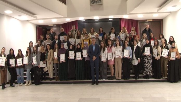 Zgrada Gradske uprave Novi Pazar i dokumentacija za konkurs za studentske stipendije